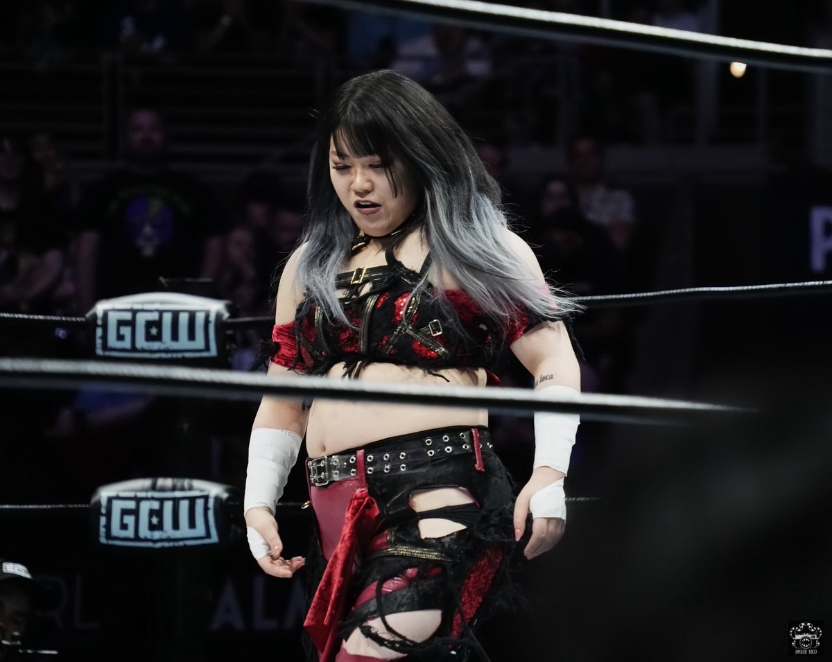AmberNicoPhoto's tweet photo. Masha Slamovich vs. Suzu Suzuki at Joey Janela’s Spring Break in Las Vegas, NV #gcw #thecollective2025 #joeyjanelasspringbreak #indiewrestling  #maniaweekend #maniaweek #wrestling #ambernicophoto #mashaslamovich #suzusuzuki https://t.co/hjS6XjlRob