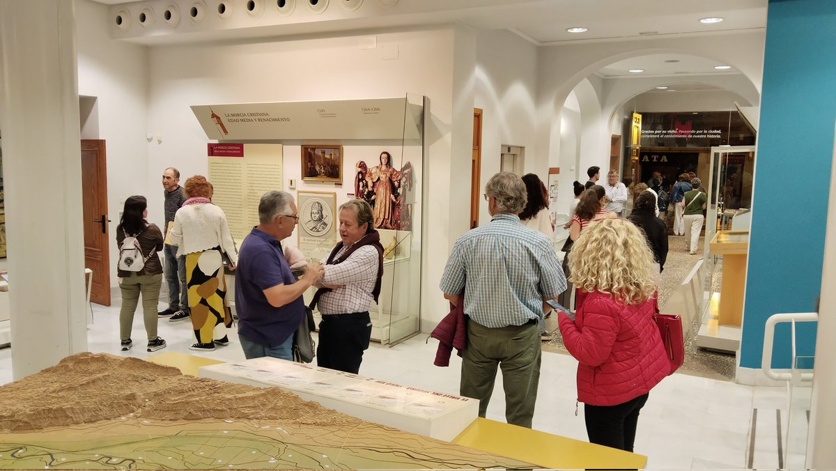 🏛️ Murcia celebra el Día Internacional de los Museos con sus espacios culturales abiertos al público esta noche y que están siendo visitados por miles de murcianos para disfrutar de los talleres y actividades organizados para conmemorar este día.
