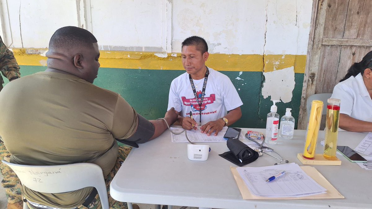 MINSAPma's tweet image. #KunaYala | En el Día Mundial de la Hipertensión, realizamos una jornada de salud en Narganá, con toma de presión arterial, orientación sobre riesgos cardiovasculares y educación sobre el consumo de sodio y etiquetado nutricional. #MinsaPanamá