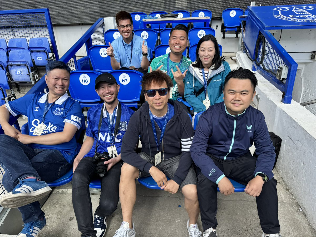 AlanHoEverton's tweet photo. Hong Kong &amp; Thai blue fans go to GP farewell tour💙 https://t.co/2PrSIfOvW5