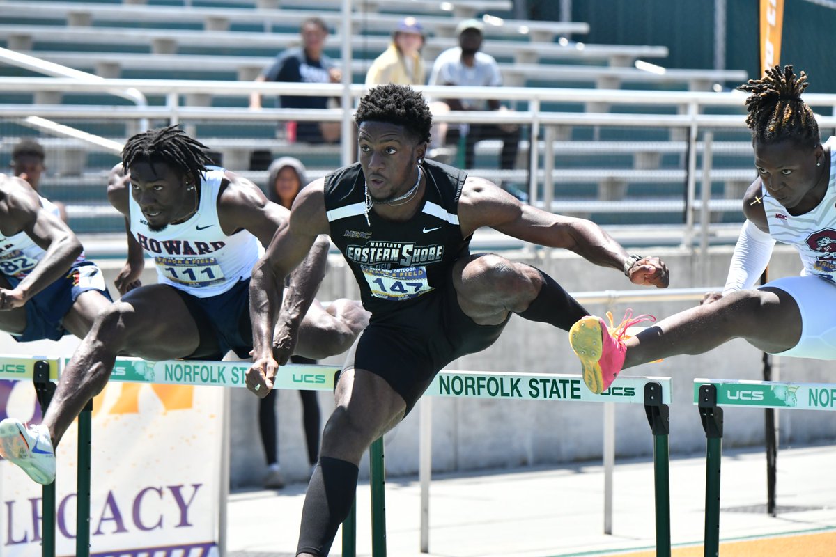 UMESHawkTFXC's tweet image. A pair of medals for the Hawks to start the day!
Yourie Lawrence-Clark took silver in the 110 meter hurdles while the men's 4 x 100 relay team came in second to highlight the early stages of the final day of competition at the @meacsports Championships!
blueridgetiming.live/meets/51643/te…