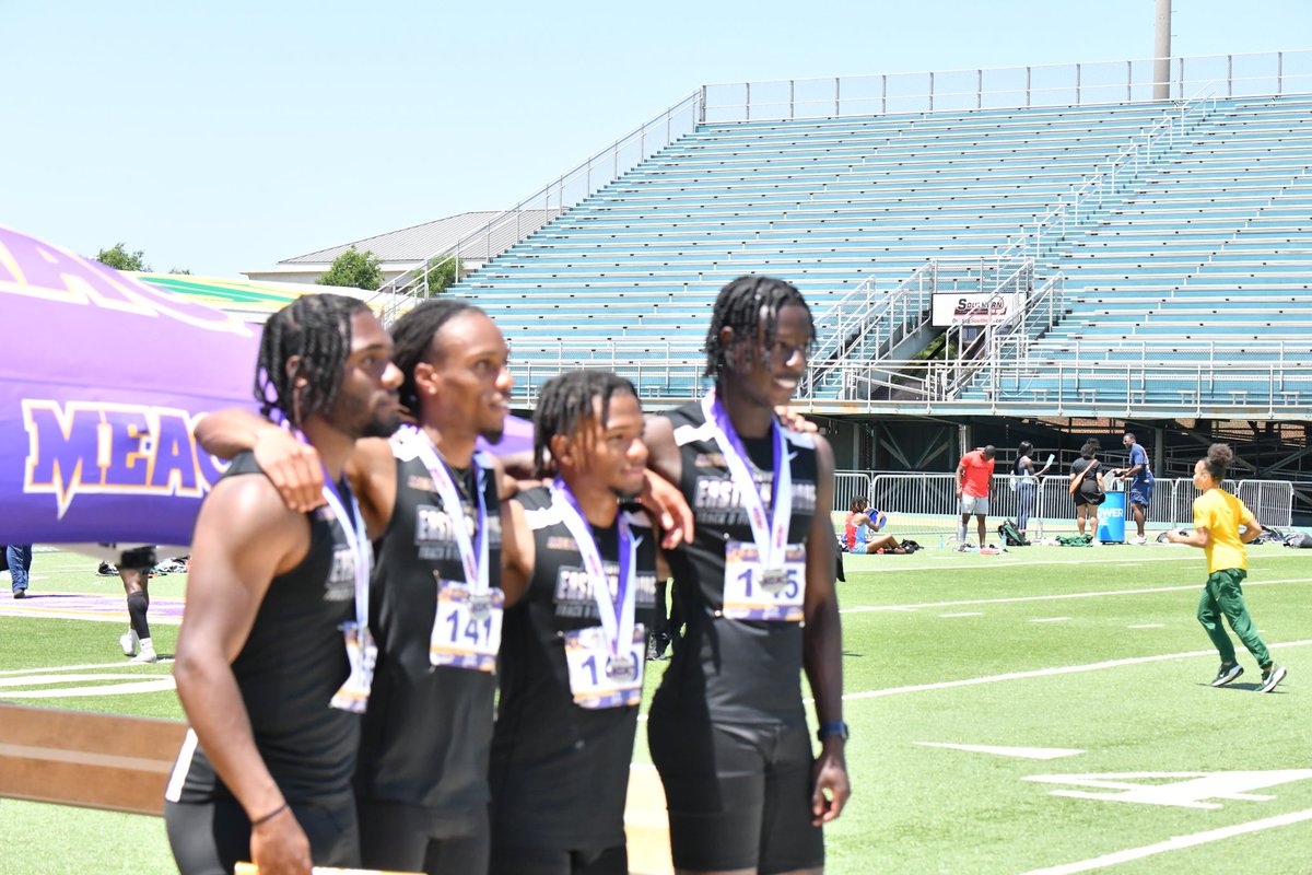 UMESHawkTFXC's tweet image. A pair of medals for the Hawks to start the day!
Yourie Lawrence-Clark took silver in the 110 meter hurdles while the men's 4 x 100 relay team came in second to highlight the early stages of the final day of competition at the @meacsports Championships!
blueridgetiming.live/meets/51643/te…