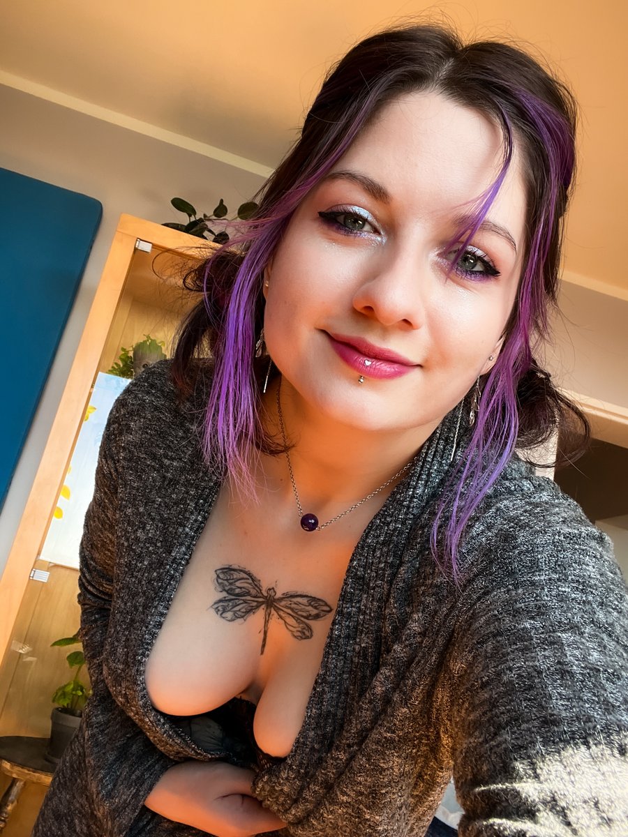 Put a ❤ if you want my nudys in your DMs (I’m being serious)