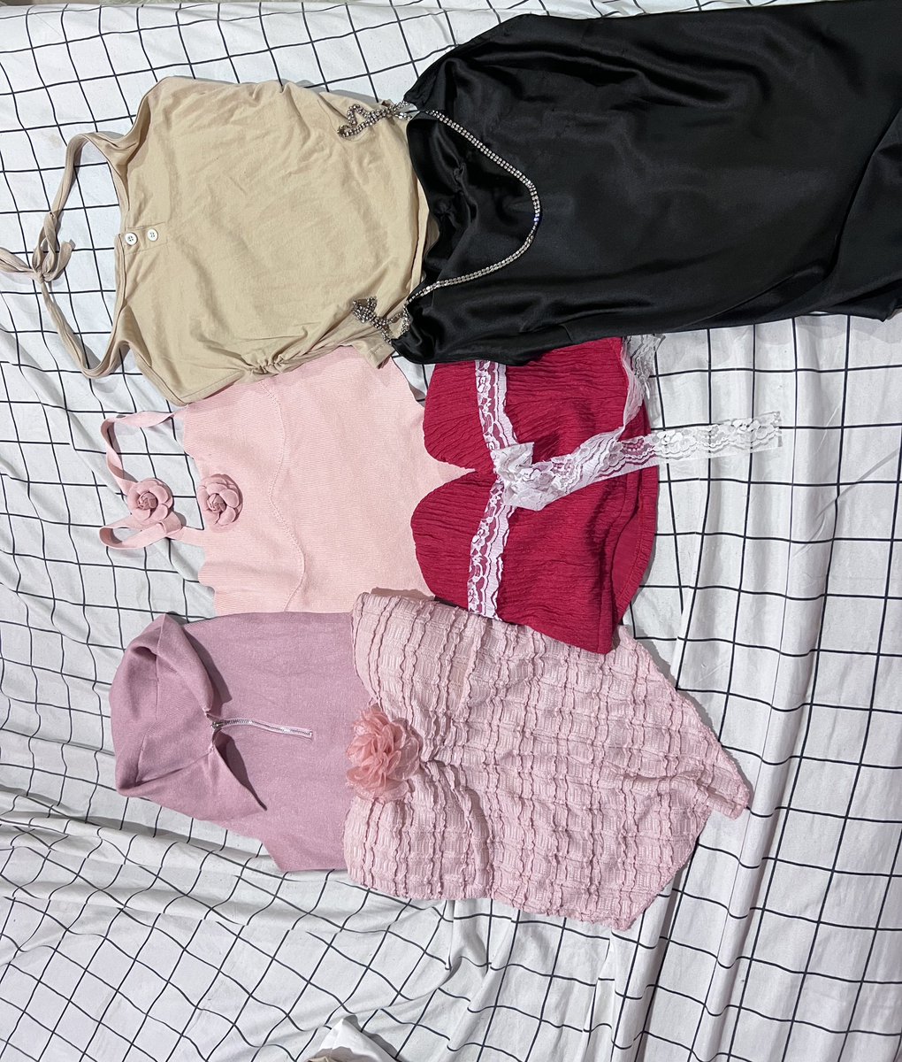 Mookie_02's tweet photo. โล๊ะเสื้อผ้ามือ1️⃣มือ2️⃣ 👚👗
📌 ส่งต่อเสื้อผ้าสภาพดี ราคาเริ่มต้น 2️⃣0️⃣ ไม่เกิน1️⃣5️⃣0️⃣มีเยอะมาก เป็นงานสาวอวบ
ต่างจังหวัด ส่งแฟลชได้ +ค่าส่ง 2️⃣5️⃣
‼️ปักคอมเม้นไว้เลยย
ดูรูปเพิ่มเติมเเละราคาใต้โพสงับ👇🏻 #เสื้อผ้ามือสอง #เสื้อผ้ามือ2 #ส่งต่อเสื้อผ้ามือ2 #เสื้อผ้าราคาถูก https://t.co/XD6ms1JnDp