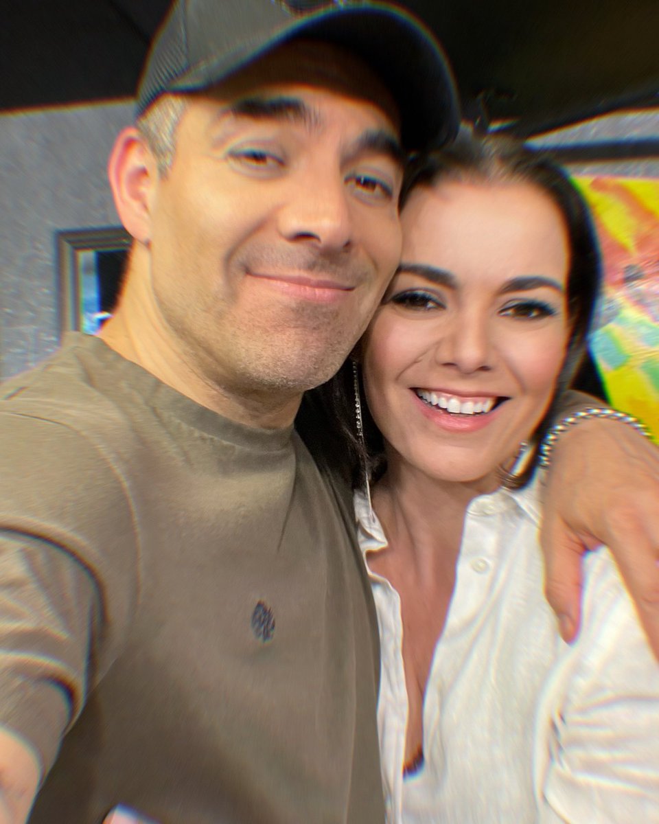 Jorgina_Gaxiola's tweet image. Omar y yo.

#Spamalot 
@OMARCHAPARRO