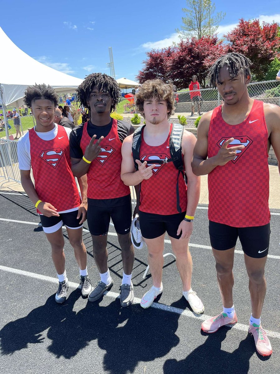 🥈 Place at districts 4x1 &amp; 4x2. On to sectionals.