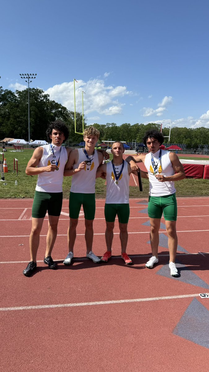 Great first day of South Group 3 Sectionals. Medal Winners moving on to Group 3 States:
1st 4x400 (M Niedbalski, S Niedbalski, Pelosi, Ross)
2nd M Niedbalski 400m
4th M Niedbalski 200m, Seaver TJ
5th S Niedbalski 400, 4x800 (Buckman, Handley, Jones, Worst
6th S Niedbalski 200