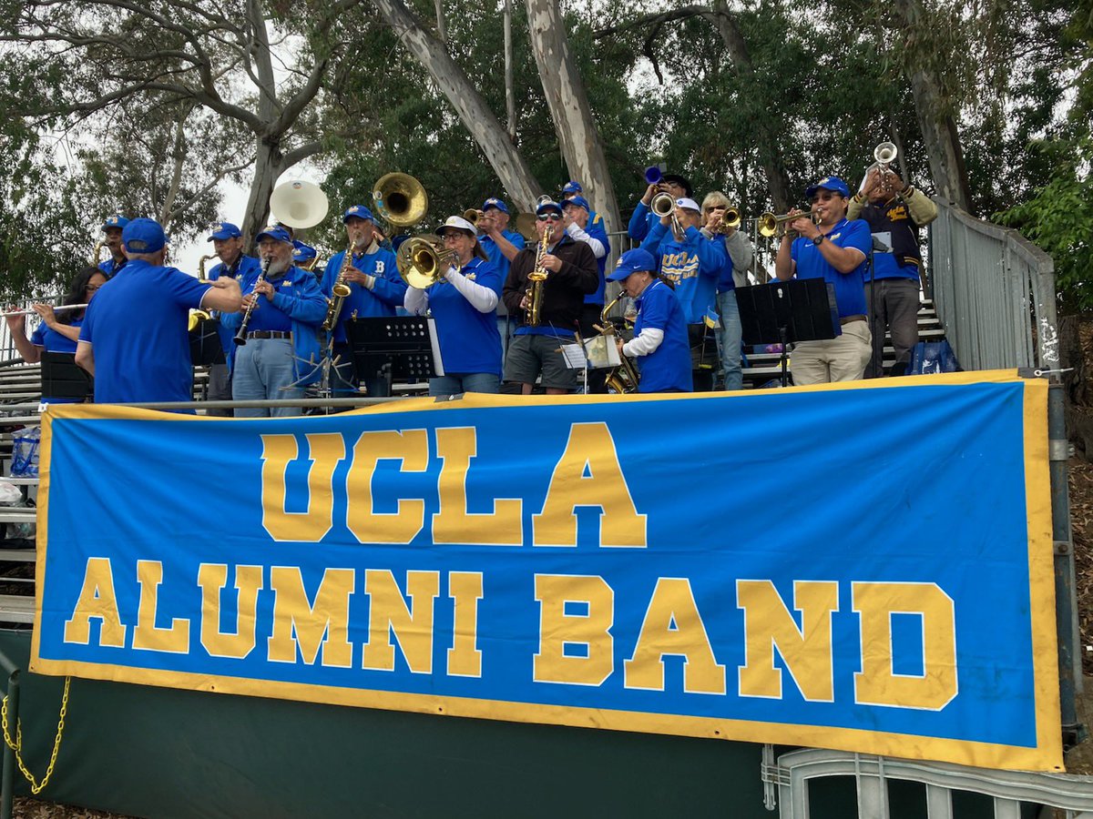 Supporting <a href="/UCLABaseball/">UCLA Baseball</a> at today’s game! #GoBruins