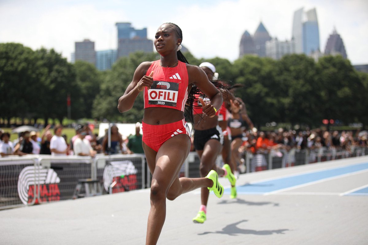 FloTrack's tweet photo. WORLD RECORD‼️💪

Favour Ofili breaks the 150m World Record at Adidas Atlanta City Games, running 15.85. 

The previous fastest time in history was 16.23 from Shaunae Miller-Uibo in 2018.

Tamari Davis took second in 16.14, also going under the previous all-time mark.

📸 @janfigueroa07