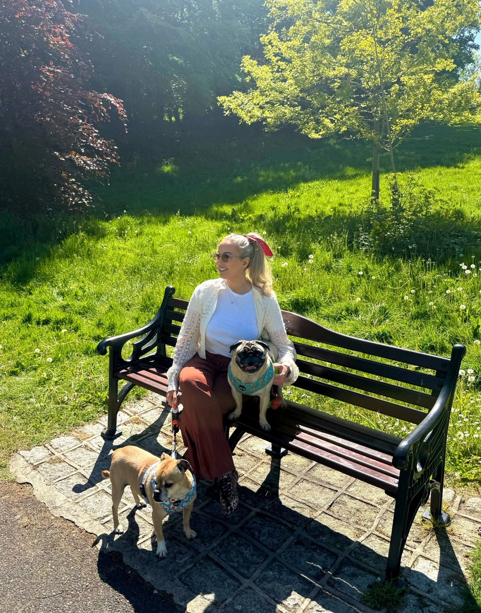 AJ_makeup's tweet photo. Happiest when..❤️🐶🐶☀️ https://t.co/xwXgg94ecL