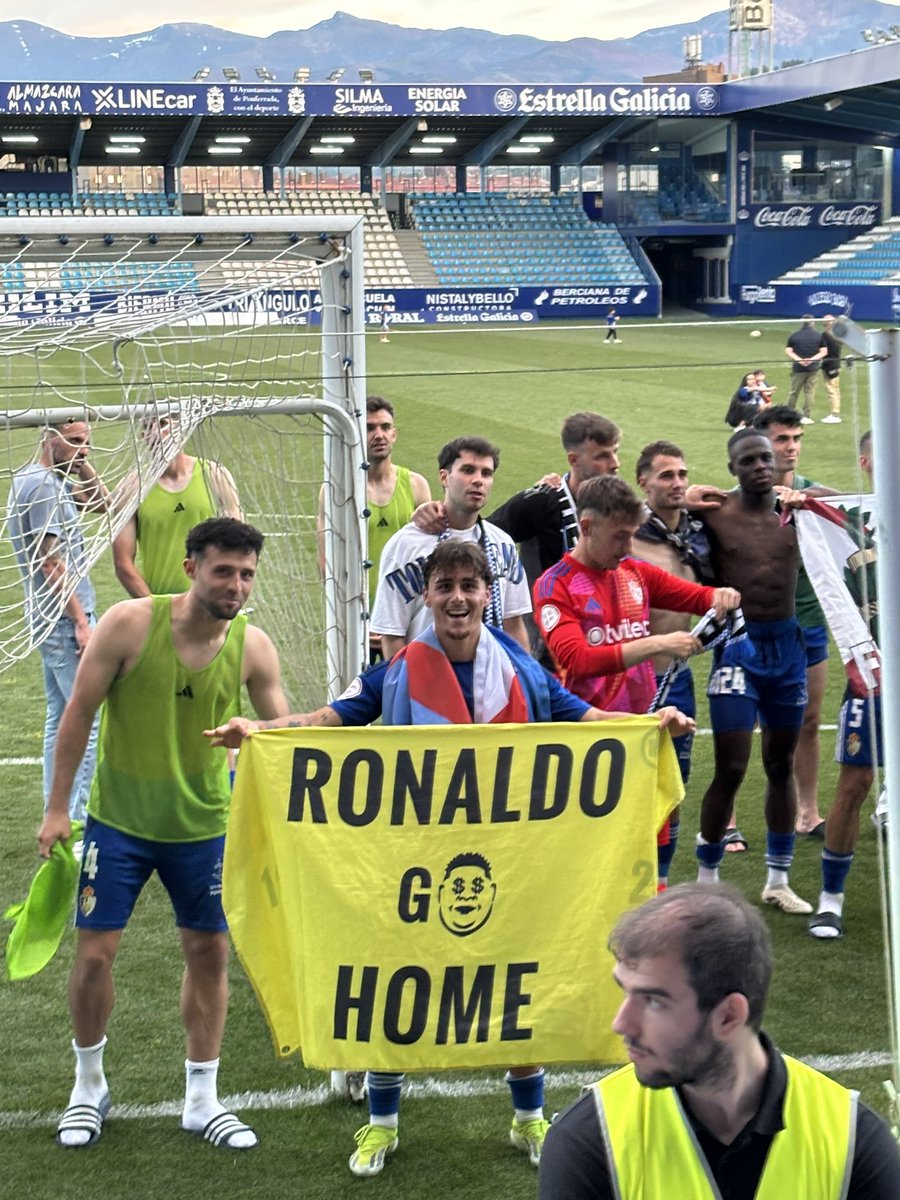 GuillermoHinkli's tweet image. Haciendo historia en Ponferrada💜💙😉