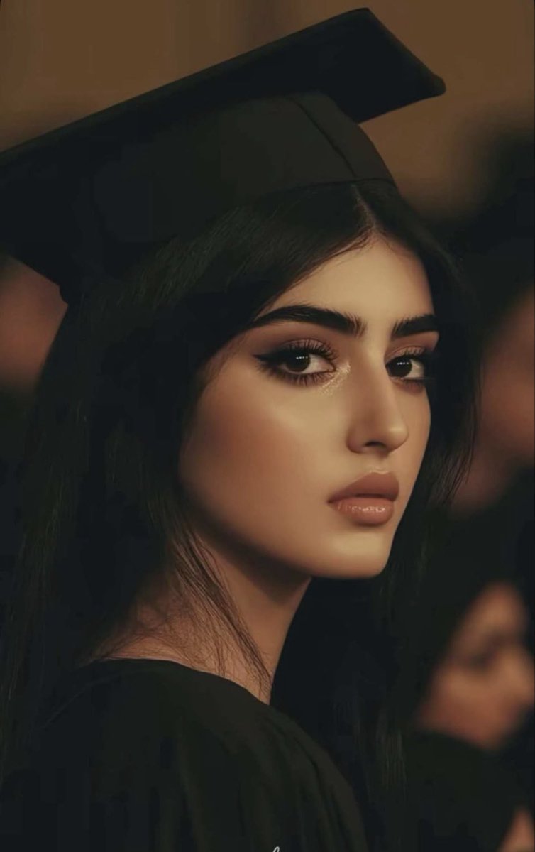 أشعر بالإنتماء لكُل شي هادئ 

و بسيط ومختلف