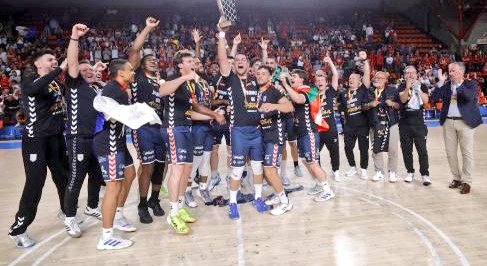 Des d’Esquerra Unida Alacant volem felicitar l’EÓN Horneo <a href="/eonalicante/">EÓN Balonmano Alicante</a> pel seu històric ascens a la Lliga ASOBAL.
Un èxit construït amb esforç, passió i orgull per la nostra ciutat.

Enhorabona, campions!