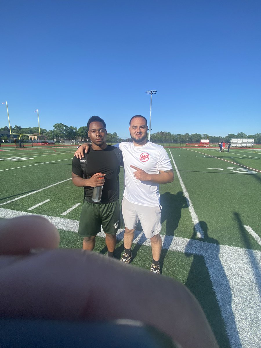 Kirkley Grant (@grantkirkley) on Twitter photo Great seeing <a href="/Coach_Simm516/">Coach Simm</a> again !!, & getting to show him my performance also great meting <a href="/KyleRichard55/">Kyle Richard</a>
<a href="/CoachInnes99/">Tommy Innes</a>
<a href="/whoisMrA/">Mr. A / Coach Kareem Agoro</a>
<a href="/Elmont_Football/">Elmont Football</a>
<a href="/ClubElmont/">Elmont Memorial Spartan Club</a>
<a href="/CoachPayne99/">Coach Payne, ISSA CPT</a> Great seeing <a href="/Coach_Simm516/">Coach Simm</a> again !!, & getting to show him my performance also great meting <a href="/KyleRichard55/">Kyle Richard</a>
<a href="/CoachInnes99/">Tommy Innes</a>
<a href="/whoisMrA/">Mr. A / Coach Kareem Agoro</a>
<a href="/Elmont_Football/">Elmont Football</a>
<a href="/ClubElmont/">Elmont Memorial Spartan Club</a>
<a href="/CoachPayne99/">Coach Payne, ISSA CPT</a>