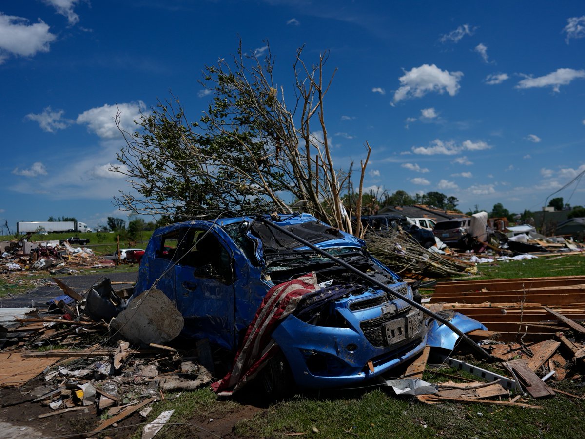 SamaritansPurse's tweet image. Samaritan's Purse is responding to the deadly tornadoes that have struck KY and MO. Visit SamaritansPurse.org to monitor for updates and get involved.
Please pray for those who are suffering and for our teams as we respond in Jesus' Name.
#SamaritansPurse #Kentuckyโฆ