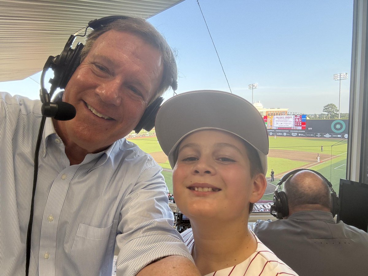 coachrtis's tweet photo. @barrymcknight is the best out there! Thank you for being so good to JB! @TroyAthletics https://t.co/mOEIK3qNLd