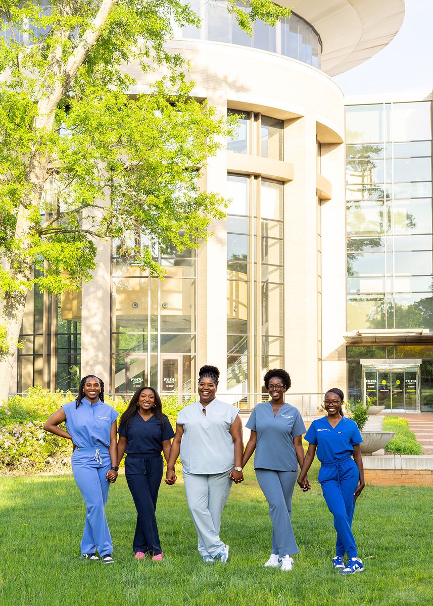 5 surgeons, 5 scalpels, a million ways to make them mad 😝 
Excited to be entering this profession with these 4 other amazing and inspiring women!! The future of women in surgery is bright 🤩