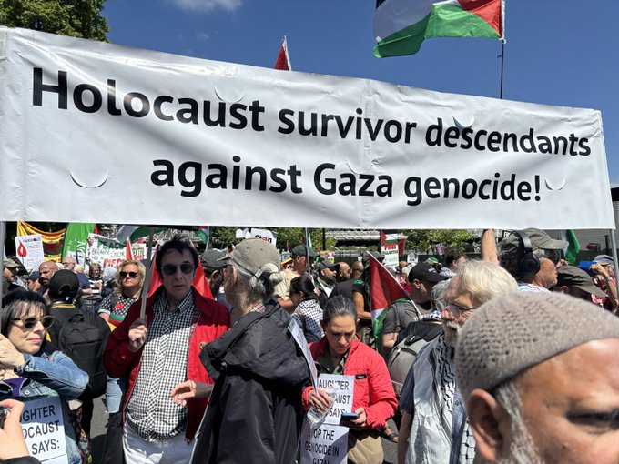 PeteWTMk2's tweet image. T&apos;was obviously a very &quot;newsworthy&quot; event.🇵🇸✊😐
@BBCPolitics+@BBCNews are #Genocide-enablers &amp;amp; shamefully 𝐬𝐞𝐥𝐞𝐜𝐭𝐢𝐯𝐞 reporters... 😠#BBCNotFitForPurpose!!!
x.com/i/status/19237…