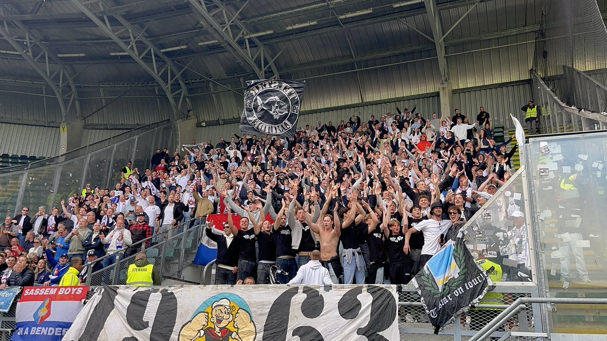 JBerrevoets's tweet image. Vandaag misschien wel m’n mooiste ervaring als social media mannetje. Heerlijk man 🤍 genieten genieten en nog is genieten. Maar we zijn er nog niet !!!!!

#WitteLeeuwen | #adoTEL