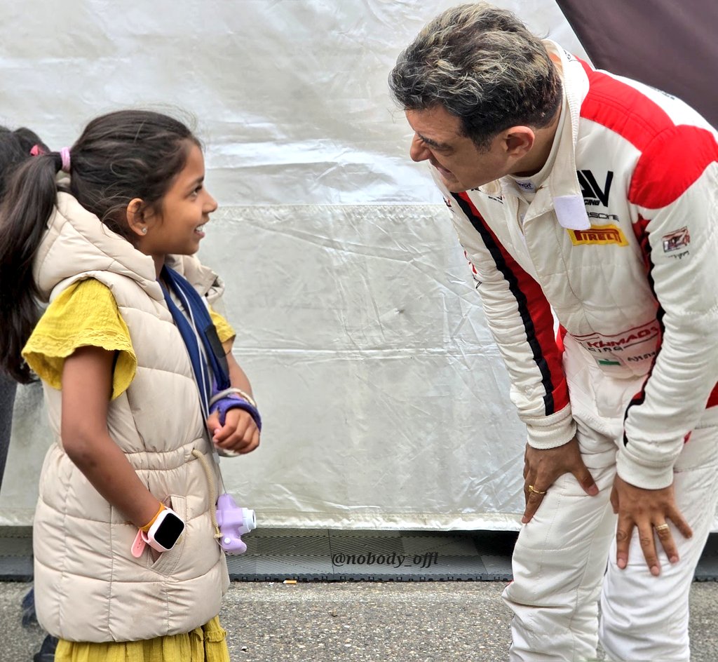 nobody_offl's tweet image. Baby with babies 😍😍 
his love towards kids 💕 😍  #ajithkumaracing