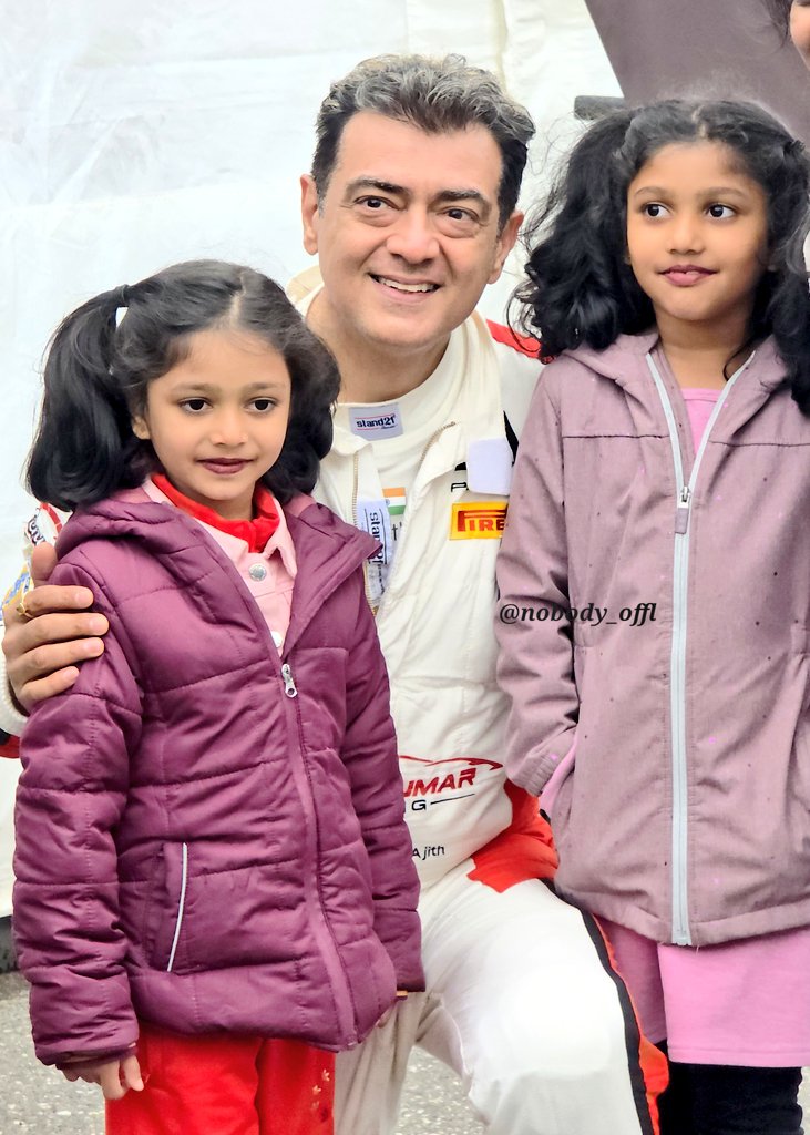 nobody_offl's tweet image. Baby with babies 😍😍 
his love towards kids 💕 😍  #ajithkumaracing