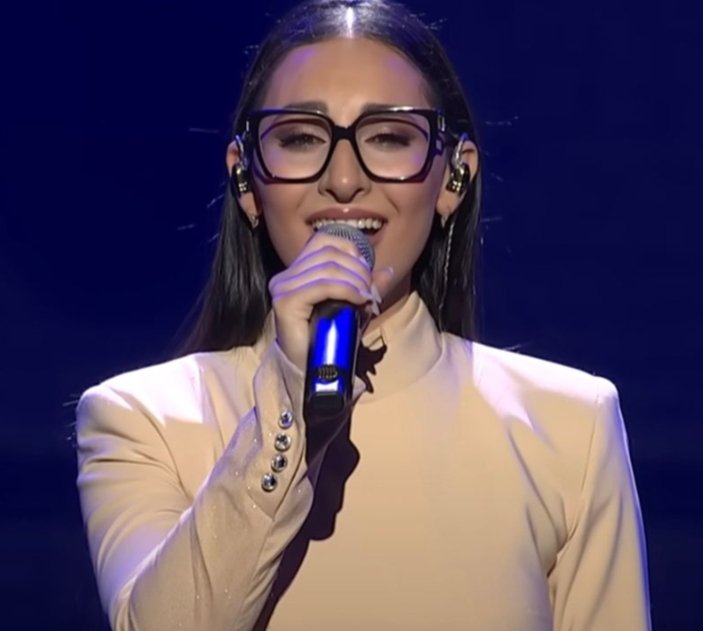 BrunoNav123's tweet photo. La Roro:
"El día de hoy a Pablo le apetecía que representase a Grecia en Eurovisión"
#EurovisionRTVE https://t.co/ddmyQlcfQM