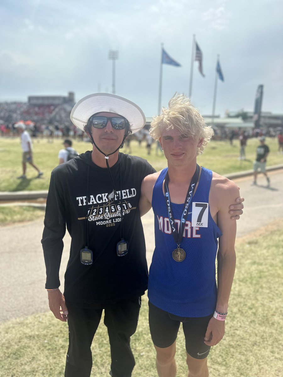 Are you keeping count of Dom’s medals at the 2025 State Meet? This is #4!  Dom earned his 4th medal of the meet by finishing 3rd in the 1600 meters. Incredible showing for this freshman!!!