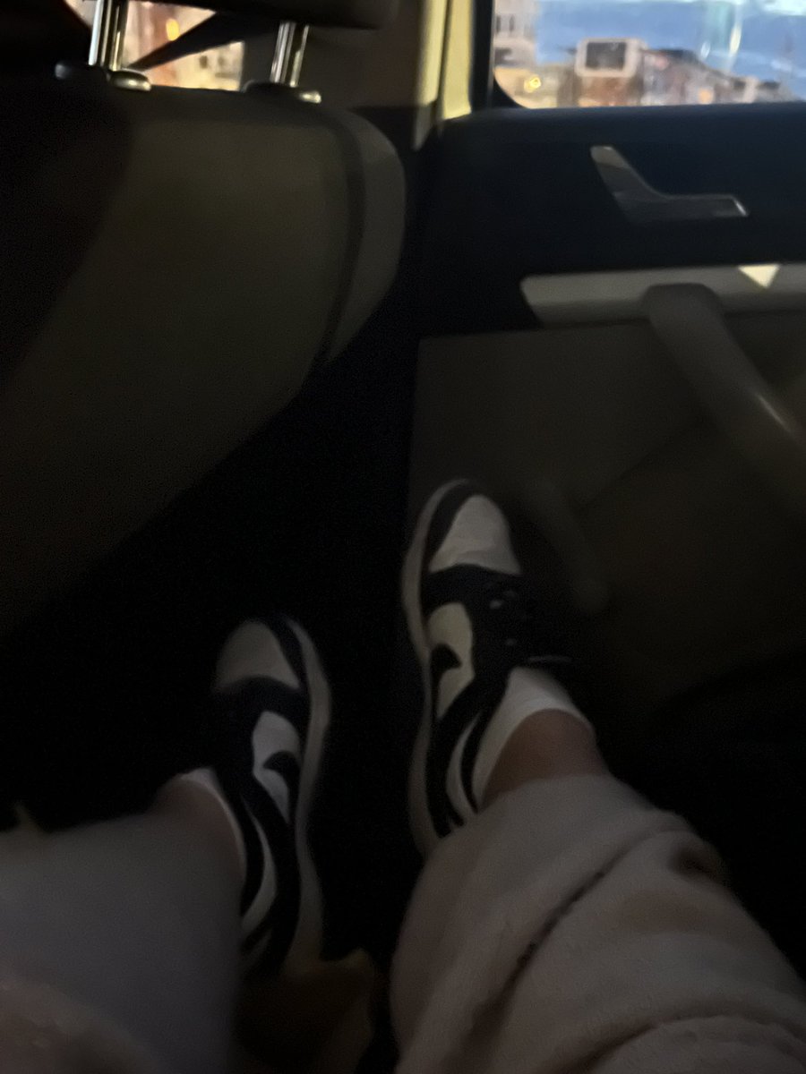 Masterjosh04's tweet photo. Get in the back. You’re here to worship, not drive. 😈

#feetfetısh #car #FeetWorship #DommeVibes #FemDomVibes #spicycontent #nikesocks #DommeVibes #tan https://t.co/pRxrdJnNgD