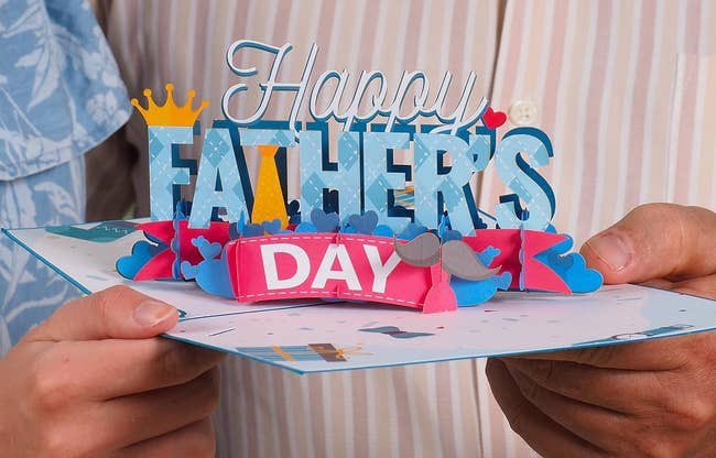 GiftGuideBGI's tweet image. 53 Of The Best Father’s Day Gifts To Give In 2025

Ideas of what to get your dad, the first-time dad, Grandpa, and everyone in between.

buzzfeed.com/hbraga/best-fa…