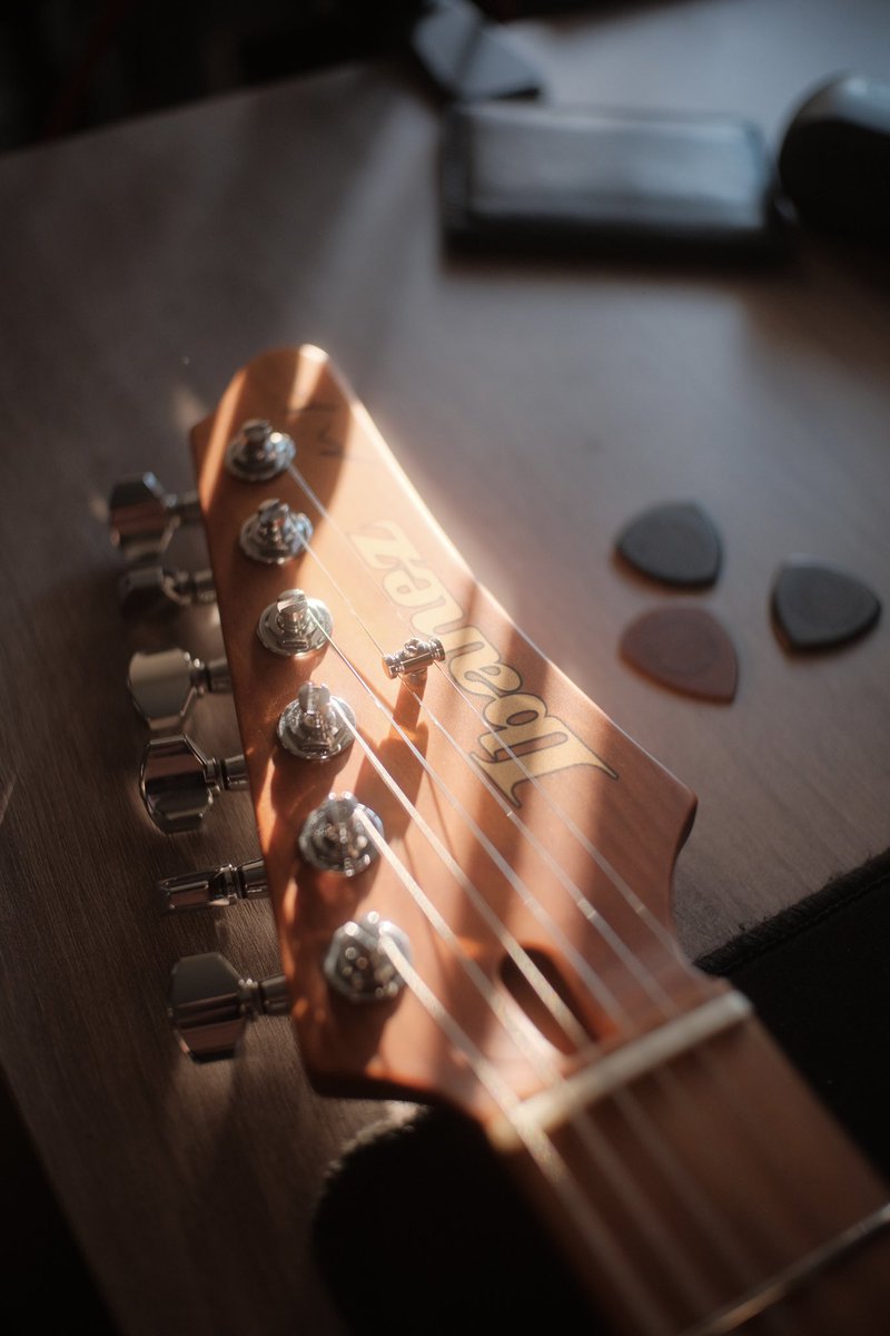 AndresFreireS's tweet photo. 🌅 &amp; 🎸 https://t.co/D7sX6HQJeX