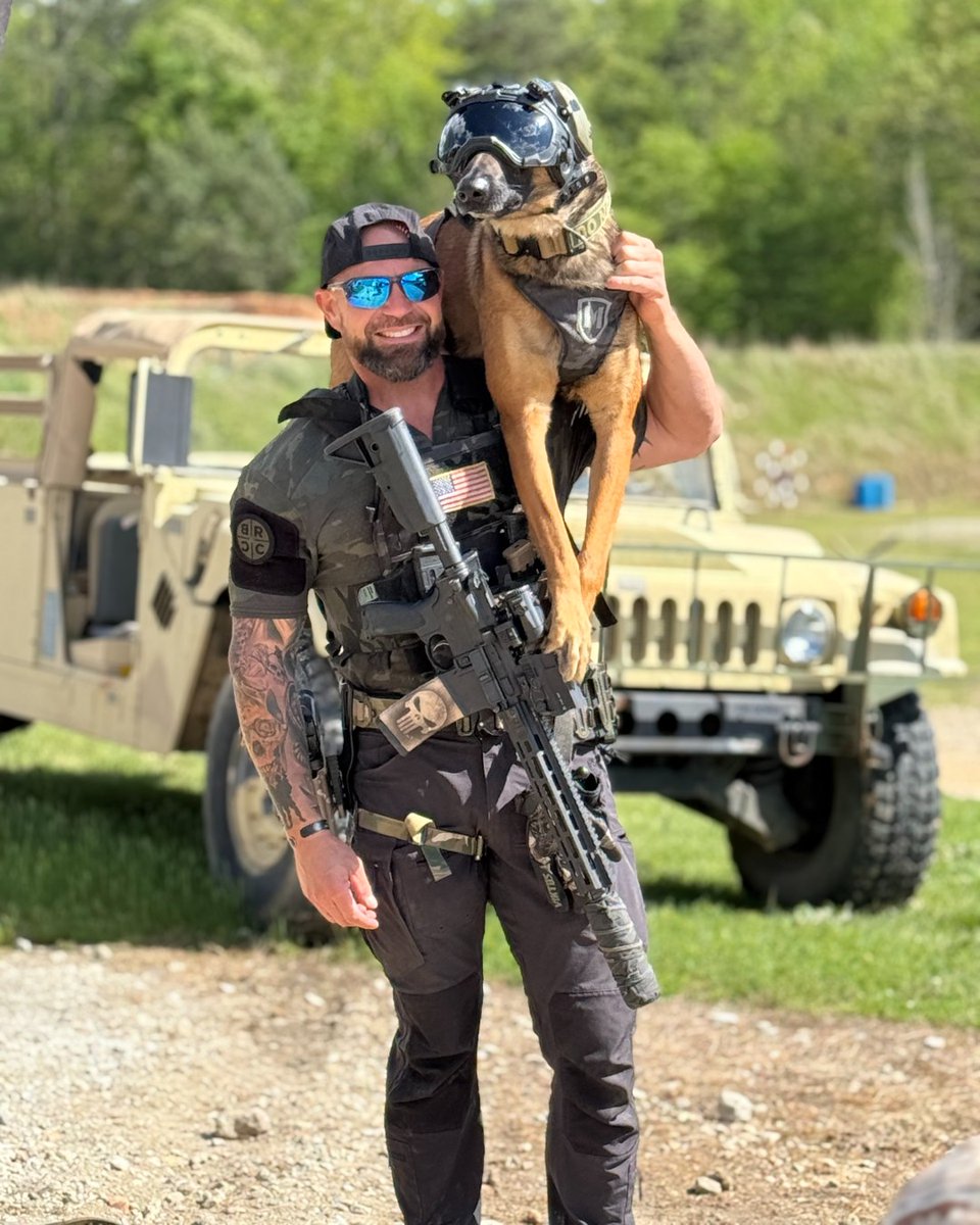 Show this to your dog. 

📸 // @jonnyb_tacfit
📸 // @rescue22foundation