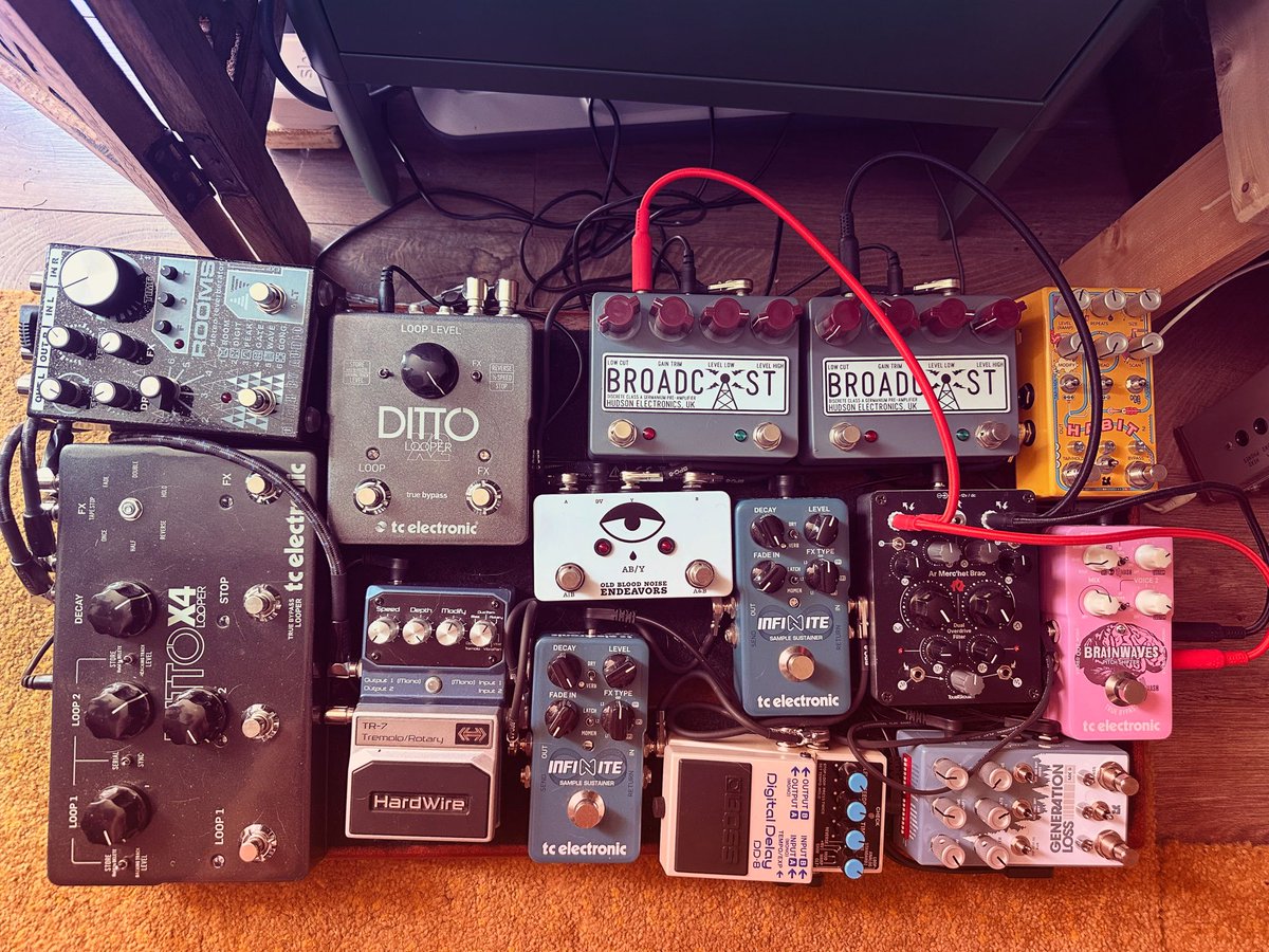 Watch out looper kids, I’ve got a looper before AND after reverb. I am invincible!!!

#looper #loser #butstillIprevail