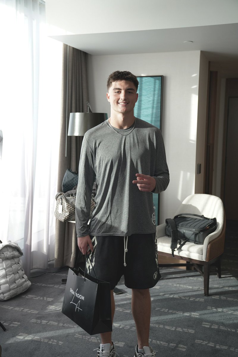 Colston Loveland <a href="/colstonlovelan1/">Colston Loveland</a> shopping designer sneakers &amp; pieces w/ Showroom LA 
📸: <a href="/youngouist/">Shawn Youngquist™</a>