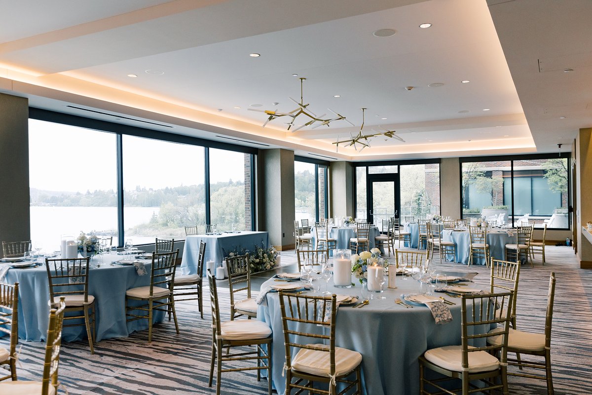 FabulousEvents's tweet photo. Elevate your event with our exquisite Carolina Blue Rattan linen, beautifully complemented by the sophisticated Vintage Bella napkin. 

#EventInspiration #TableLinenLove #EventDecor #PartyPlanning #WeddingStyle #EventDesign #LinenRentals

Photo courtesy of Malika Lynd Photography https://t.co/jEQ2K0n0U2