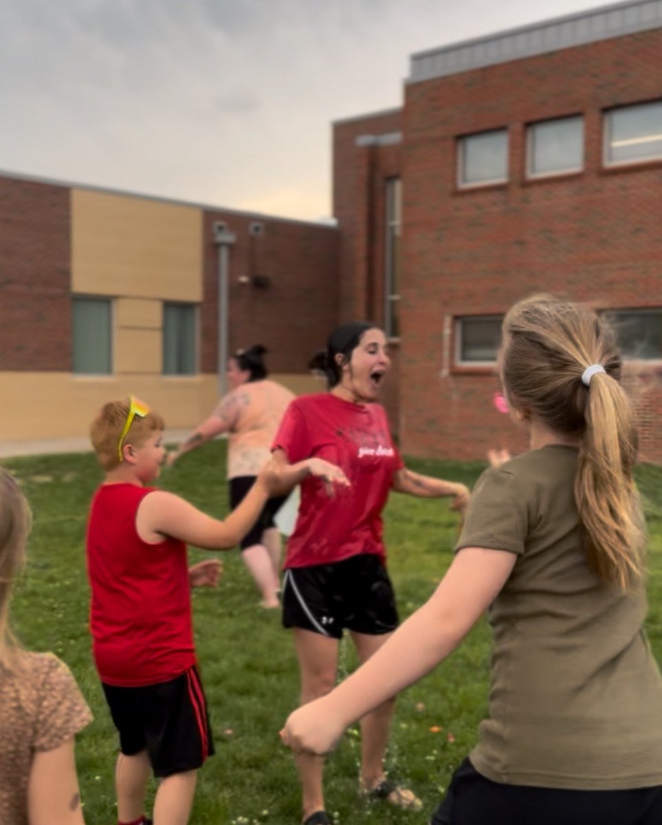 Sarah Wilson tweet media