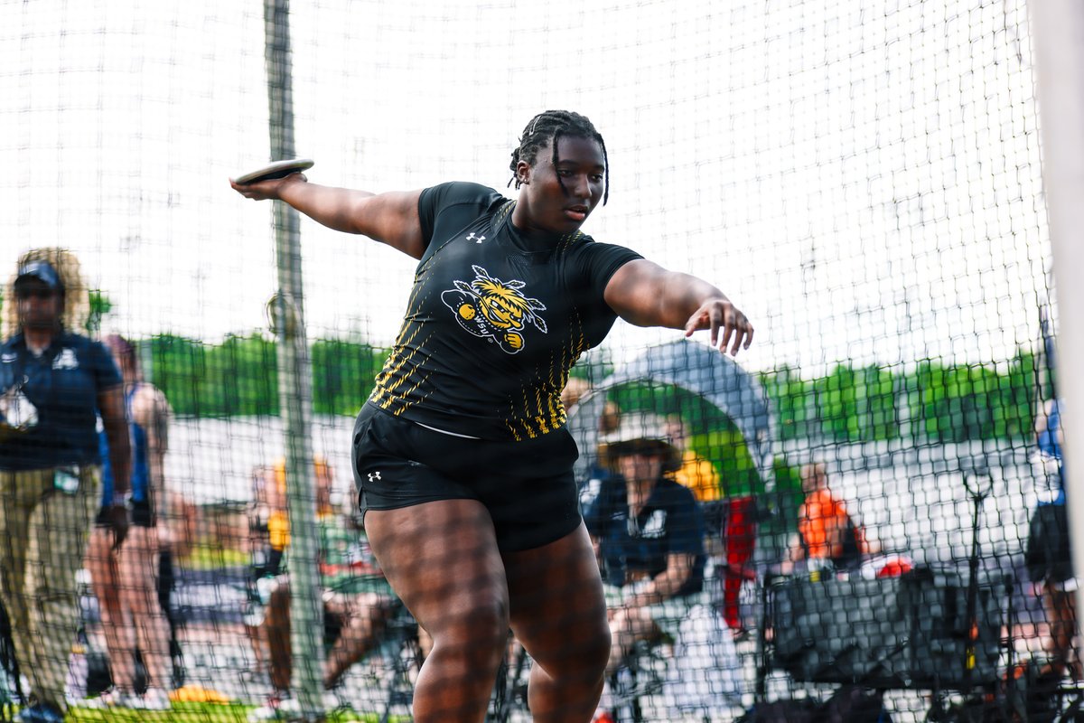 Reese Goodlet takes 5th in the discus with a throw of 48.13m/157'11", scoring 4 points!