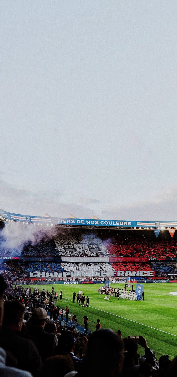 CHAMPION DE FRANCE 🔴🔵 RT X FAV

📸 <a href="/PSG_inside/">Paris Saint-Germain</a> | #PSGAJA