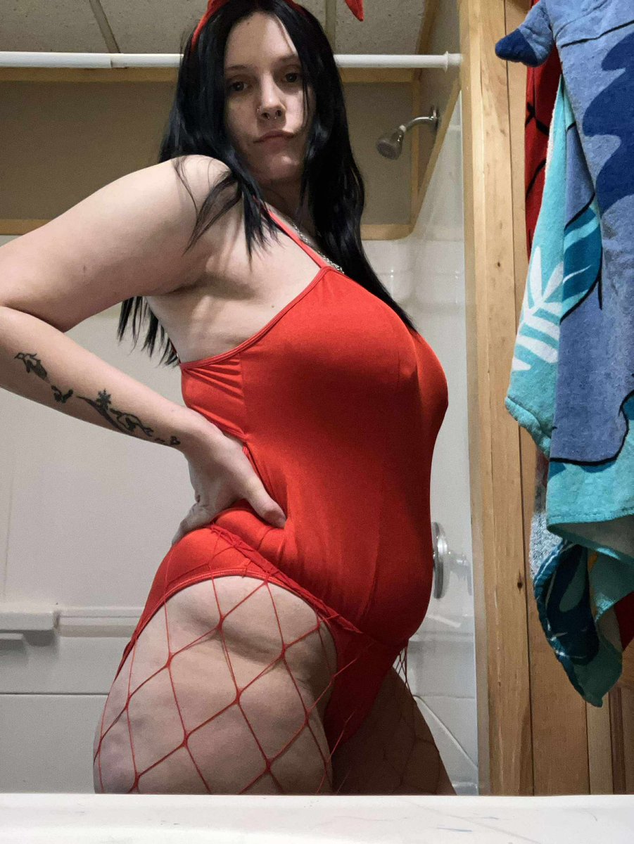 Who’s buyin’ my supper tonight?

#findom #cashcow #cashpig #humanatm