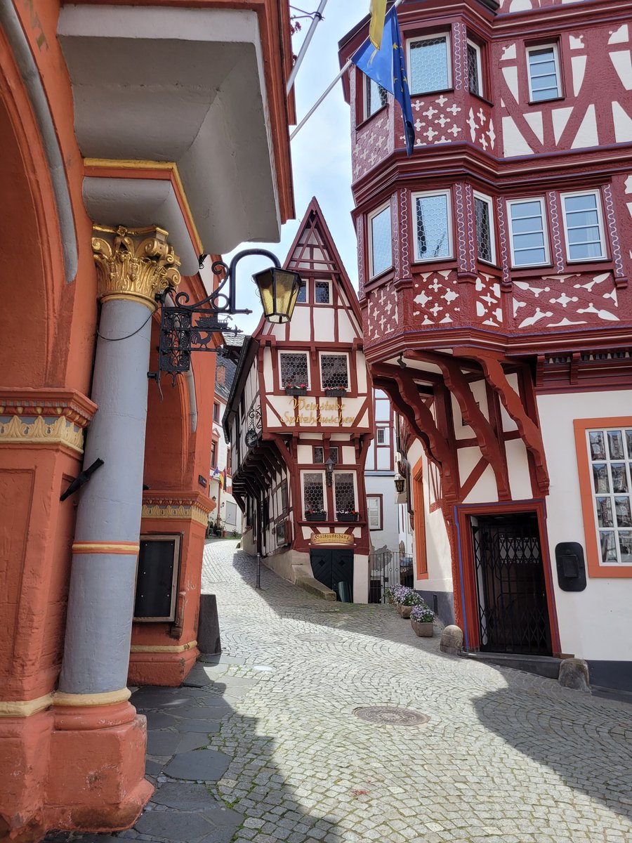 Dinesamoht's tweet photo. @archi_tradition Bernkastel-Kues, Germany, Mosel, Rheinland-Pfalz https://t.co/5rSJHlQpg2