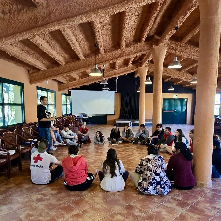 CreuRojaCAT's tweet photo. Aquest cap de setmana, el president @JosepQuitet ha participat al #DICSAT, la trobada ludicoformstiva de voluntariat de @crjoventut a Prades on ha reunit més de 45 joves de tot Catalunya per formar-se, intercanviar opinions i metodologies i crear un vincle https://t.co/WH0mlpoNYD