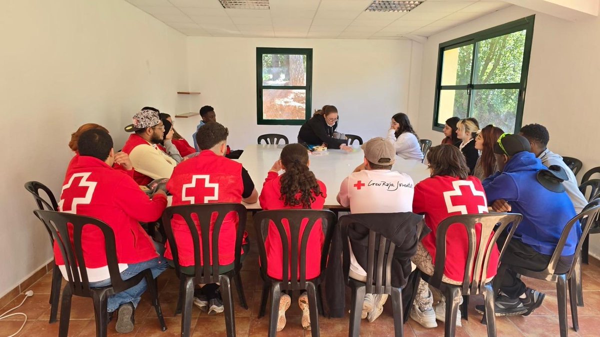 Creu Roja Catalunya (@creurojacat) on Twitter photo Aquest cap de setmana, el president <a href="/JosepQuitet/">Josep Quitet</a> ha participat al #DICSAT, la trobada ludicoformstiva de voluntariat de <a href="/crjoventut/">Creu Roja Joventut Catalunya</a> a Prades on ha reunit més de 45 joves de tot Catalunya per formar-se, intercanviar opinions i metodologies i crear un vincle Aquest cap de setmana, el president <a href="/JosepQuitet/">Josep Quitet</a> ha participat al #DICSAT, la trobada ludicoformstiva de voluntariat de <a href="/crjoventut/">Creu Roja Joventut Catalunya</a> a Prades on ha reunit més de 45 joves de tot Catalunya per formar-se, intercanviar opinions i metodologies i crear un vincle