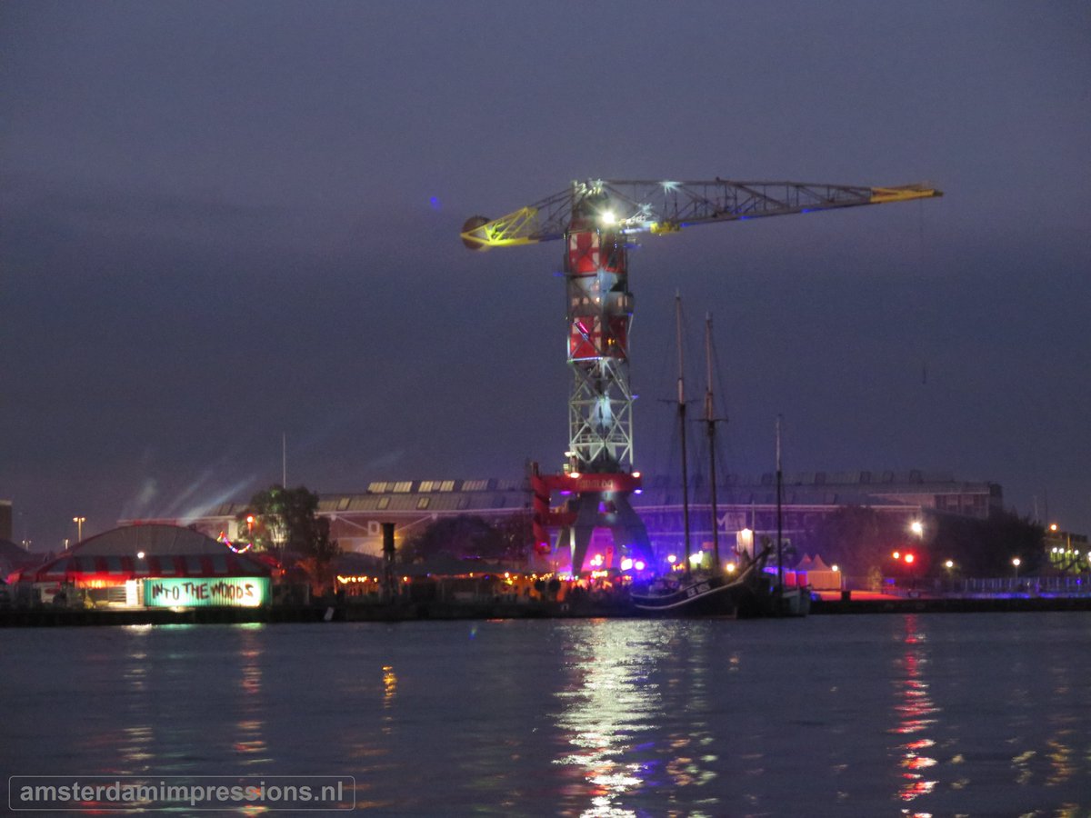 Photo / NDSM - Amsterdam    
Website : amsterdamimpressions.nl  
RON EDGAR PHOTO        
X : <a href="/020_Impressions/">Amsterdam Impressions</a> 
#streetphotography 
#urbanphotography 

#Amsterdam