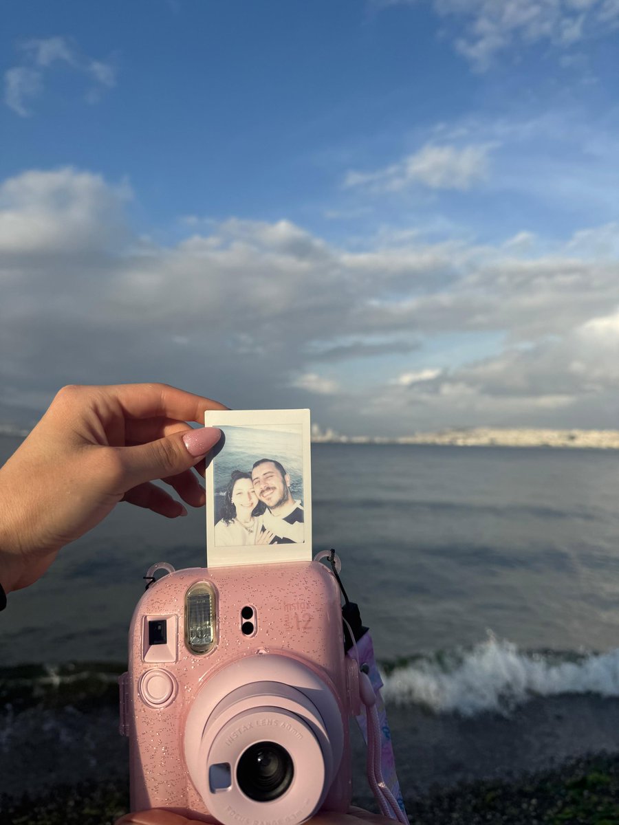 elisadrms's tweet photo. Çekilecek nice fotoğraf, biriktirilecek çokca anı. En çok seni kuzey yıldızıım🦋💙🧿 https://t.co/5Z8sNW3i4O