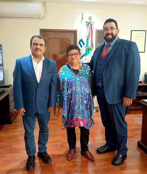En pleno festejo de 50 años de la Barra de Abogados, la <a href="/FGRMexico/">FGR México</a> sustituyo a Hugo Bello y nombró delegado a <a href="/UlisesLaraLopez/">Ulises Lara López</a>.
Convirtieron a Morelos en agencia de Colocación de Desempleados de la #CDMX.
También impusieron  a Héctor Acosta, en Feminicidios de la <a href="/Fiscalia_Mor/">FISCALIA MORELOS</a>