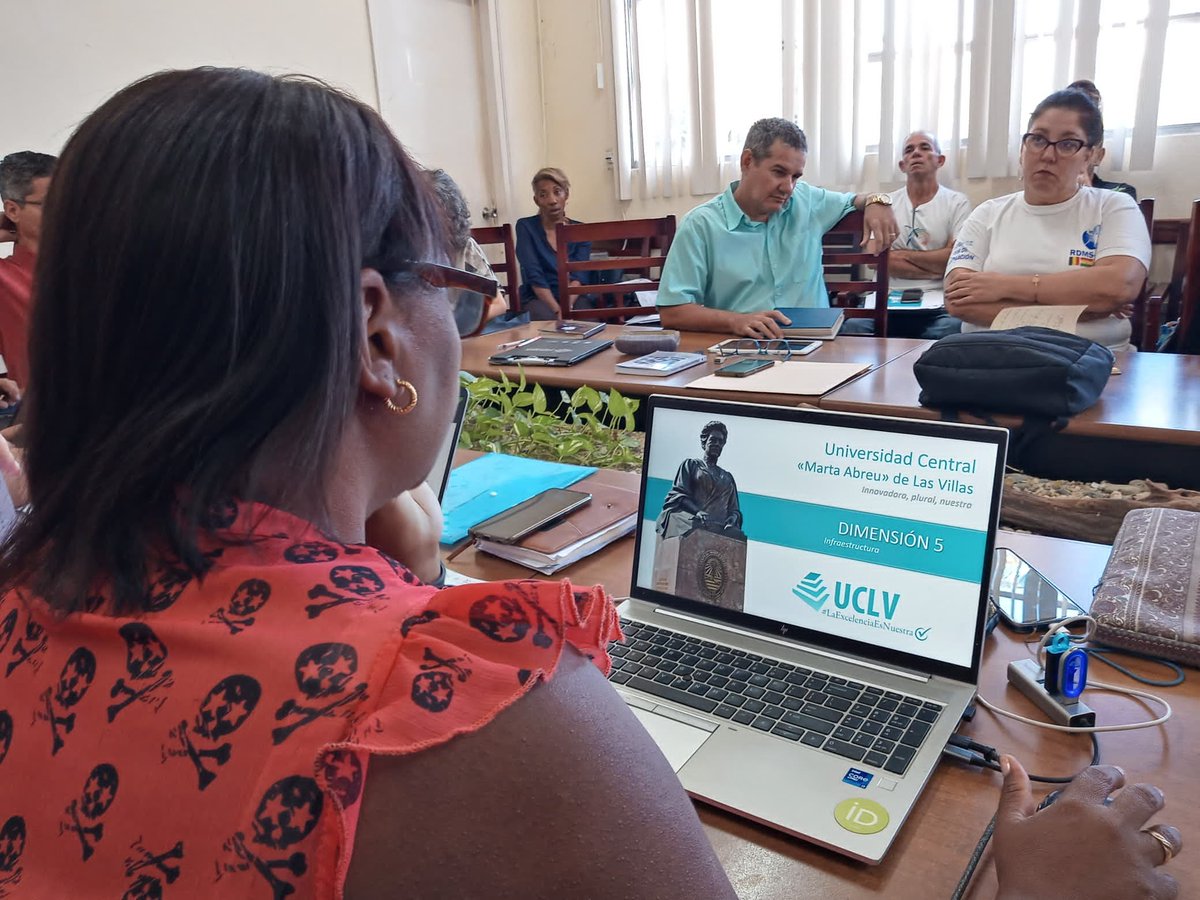 Jornada de sábado en <a href="/UCLVCU/">UCLV 🇨🇺</a> dedicada a continuar el camino hacia la ratificacion de que #LaExcelenciaesNuestra ✍️✍️👌👌

<a href="/anabelsociologa/">anabel diaz</a> 
<a href="/YunierValeriano/">Yunier Valeriano</a> 
<a href="/LimaRaciel/">Raciel Lima Orozco</a> 
<a href="/lbolivera73/">Luis A. Barranco Olivera</a> 
<a href="/NeibysCasdelo/">Neibys Casdelo Gutierrez</a>