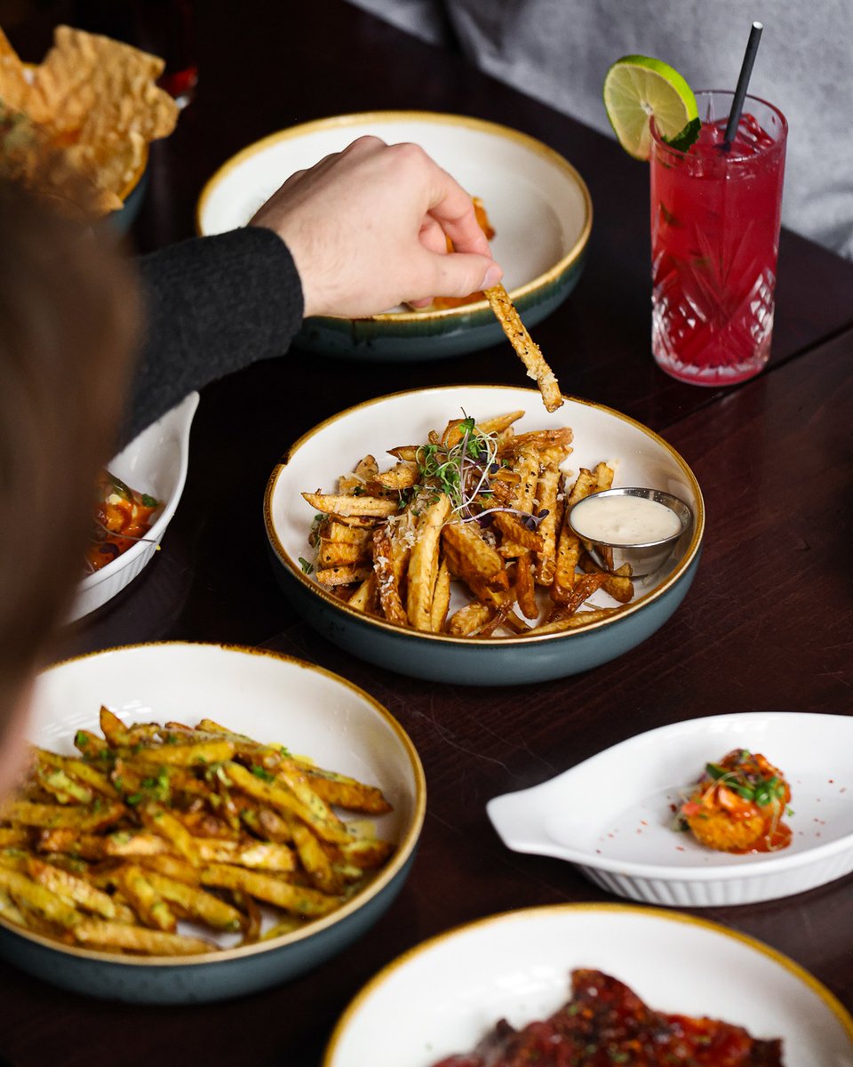 Victoria's Tavern tweet media