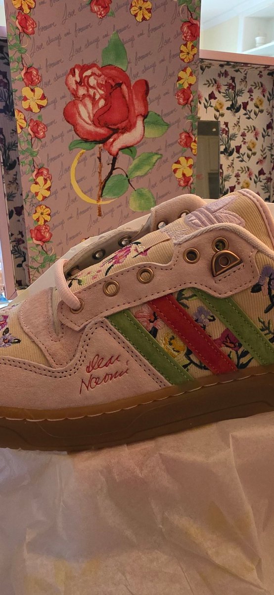 #hediditagain
#grateful
#unheardofbrand

Now I need to hunt down the green.

Thanks so much <a href="/unheardofbrand/">unheardofbrand</a>, this means the world to me.