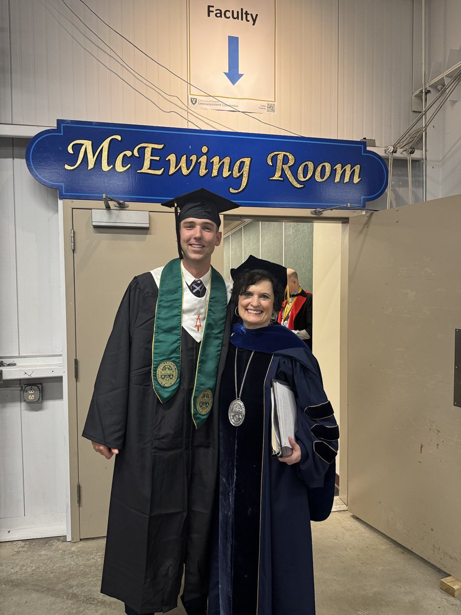 UVMPattyPrelock's tweet image. Celebrating our students @uvmvermont @uvmcems Congratulations!!!