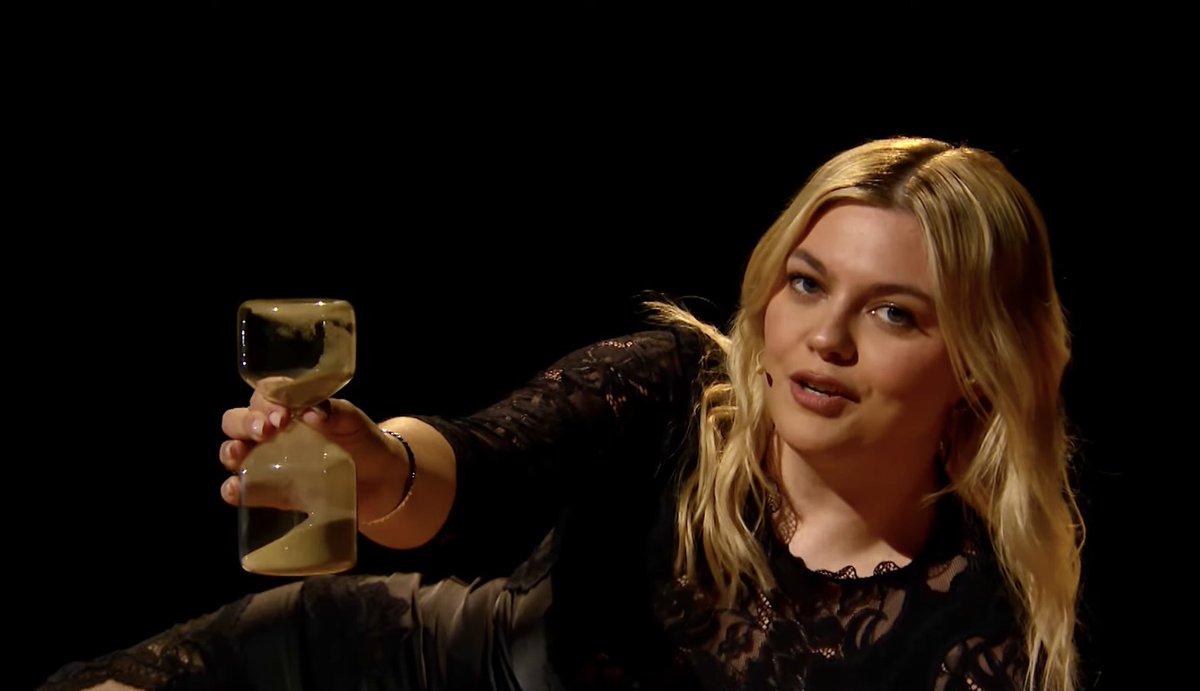 Prestation incroyable de Louane 🥺 Puissance, émotion, simplicité… Elle mérite la victoire ! 

#Eurovision #Eurovision2025