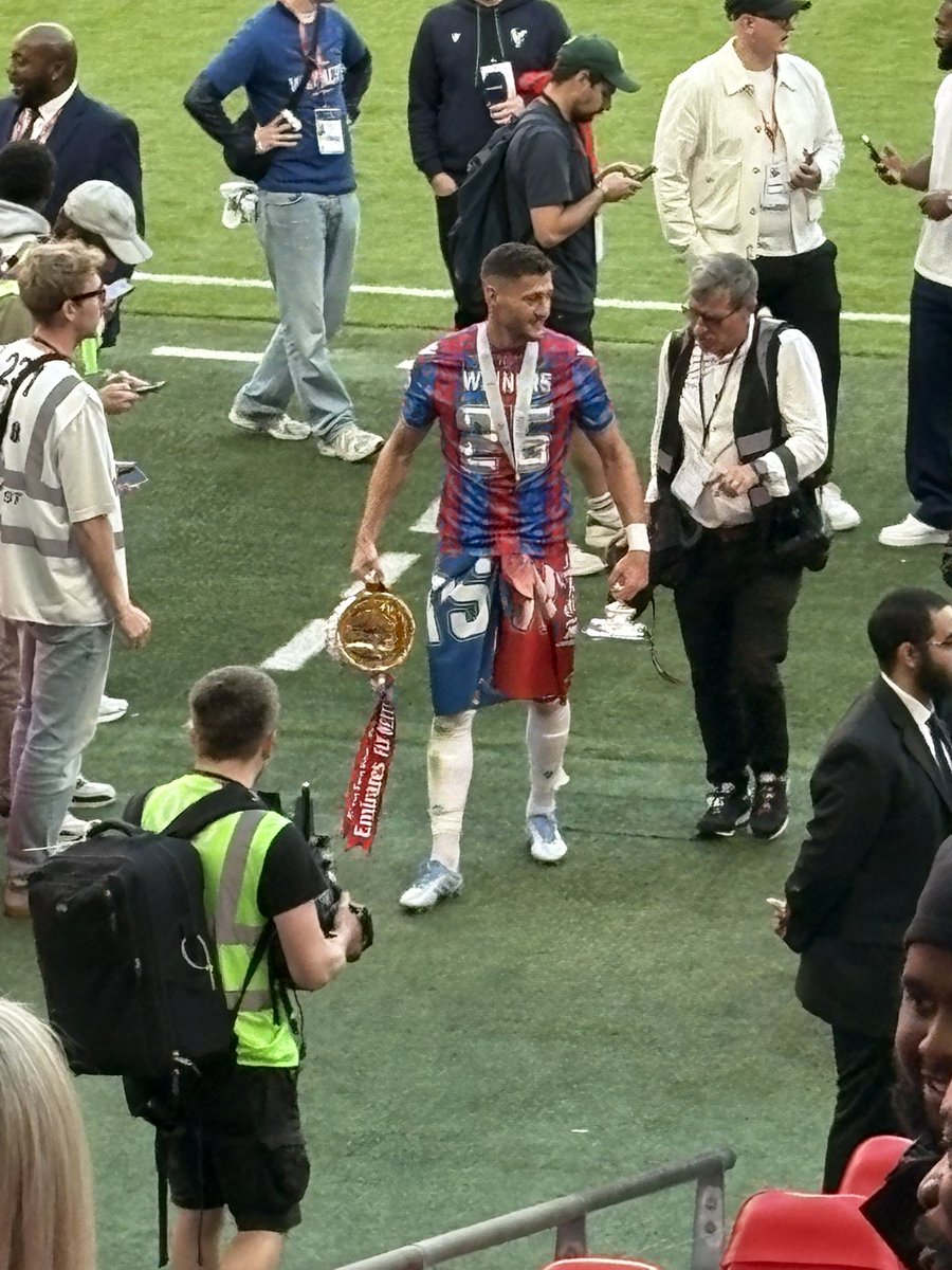 Sometimes dreams come true. 
Never thought I’d see Crystal Palace win a major trophy. It felt as amazing as I imagined it would! #cpfc 🔴 🔵 🦅